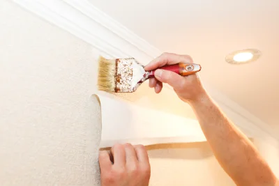 Pose de papier peint à Villanova — revêtements muraux et toiles de verre